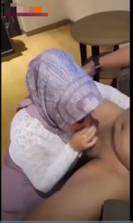 türbanlı hatuna sakso yeterli gelmiyor sakso yeterli gelmeyince memelerin arasında tatmin etmeye çalışıyor iyi seyirlerdilerim