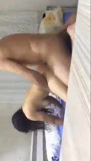 Çok yoruldum nefes alamıyorum diyor adam hiç umursamıyor boşaldım diyor adam kadında saçmala diyor